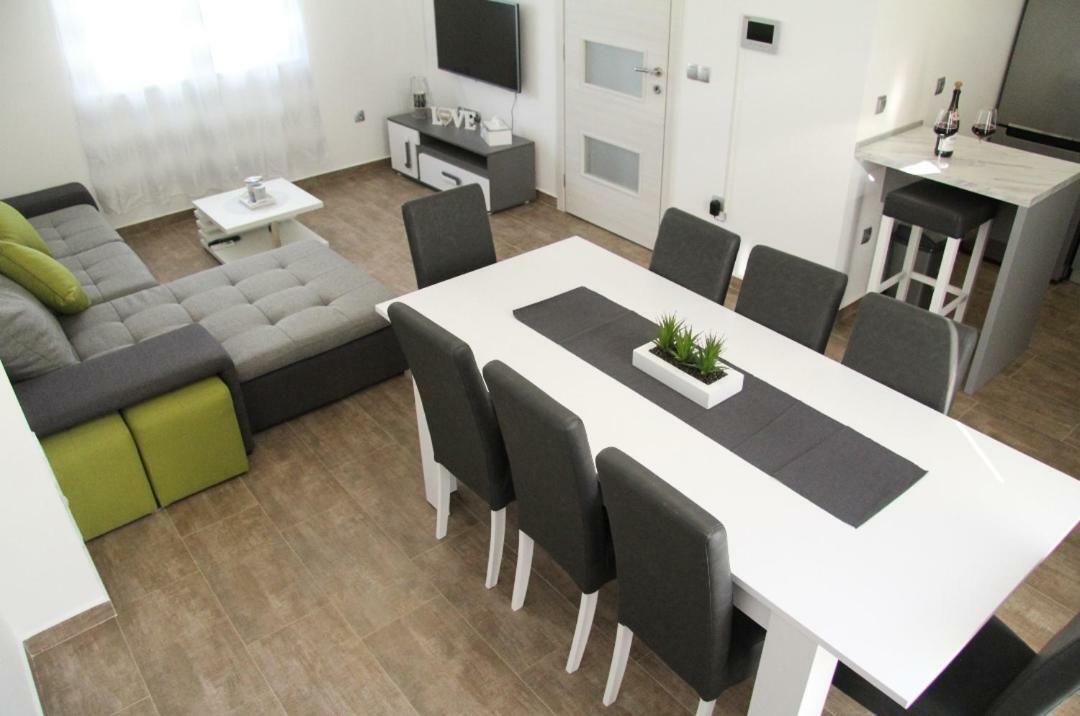 Apartman Ivana Біоград-на-Мору Екстер'єр фото